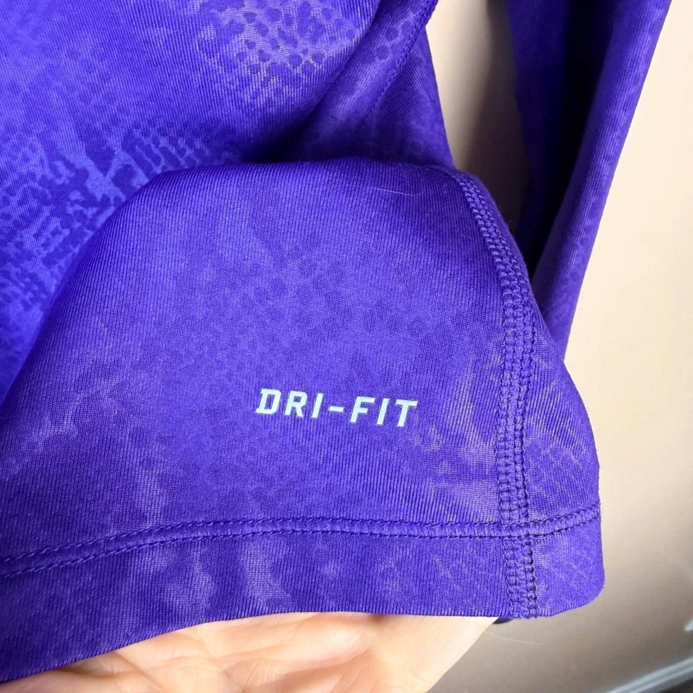 Nike Pro Dri-FIT Womens Purple Snakeskin Quarter Zip Pullover Thumbholes‎ Medium